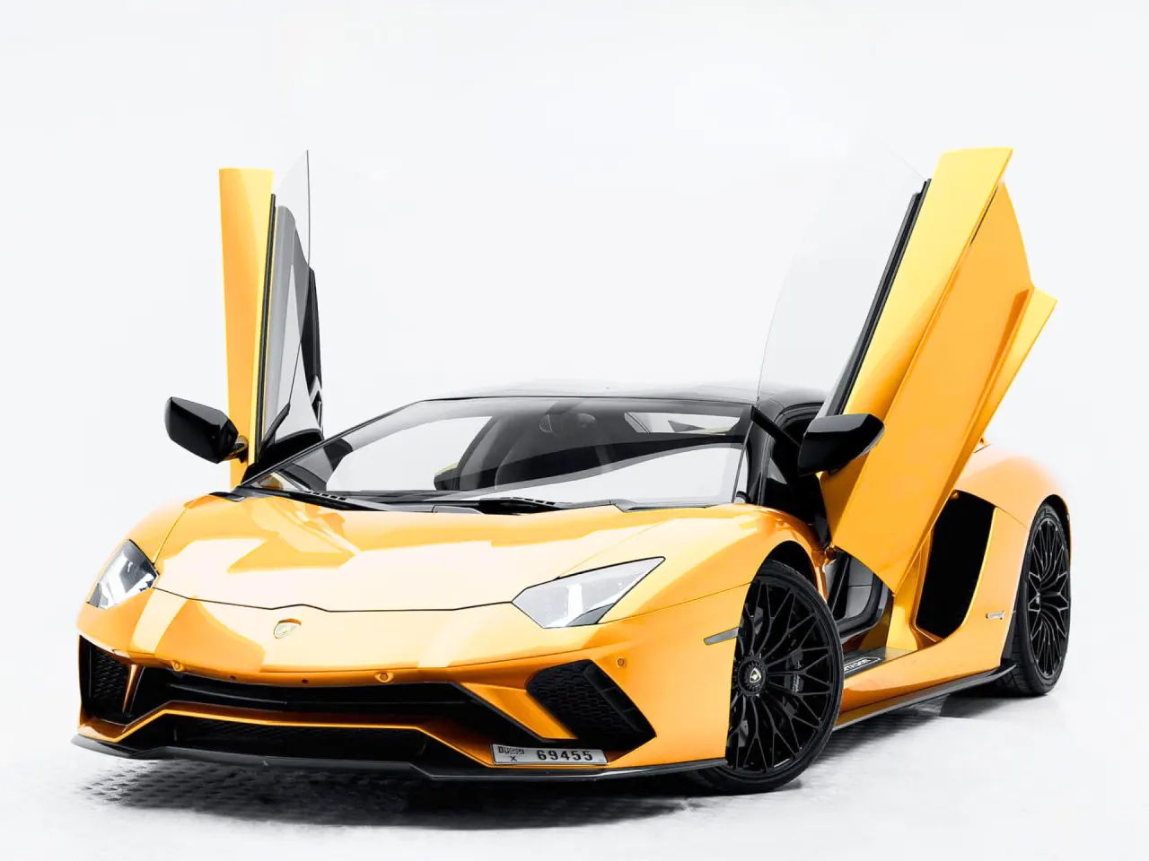 Lamborghini Aventador — Supercar